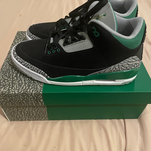 Jordan Retro 3’s - Picture 7 of 10